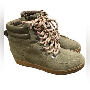Steve Madden Olive Green Lace Up Boots 8.5M 🍂